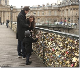 kardashian explains love lock in paris
